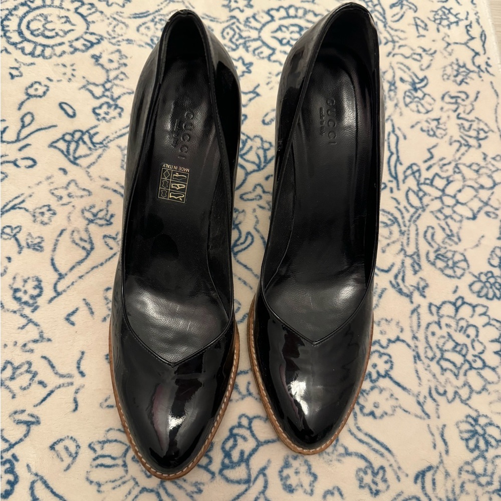 Black Gucci platform heels size 40